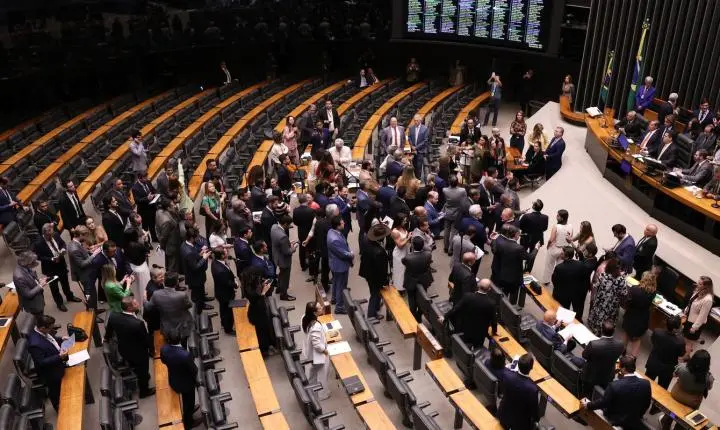 Congresso Nacional reverte veto de Lula e mantém PL da Dosimetria