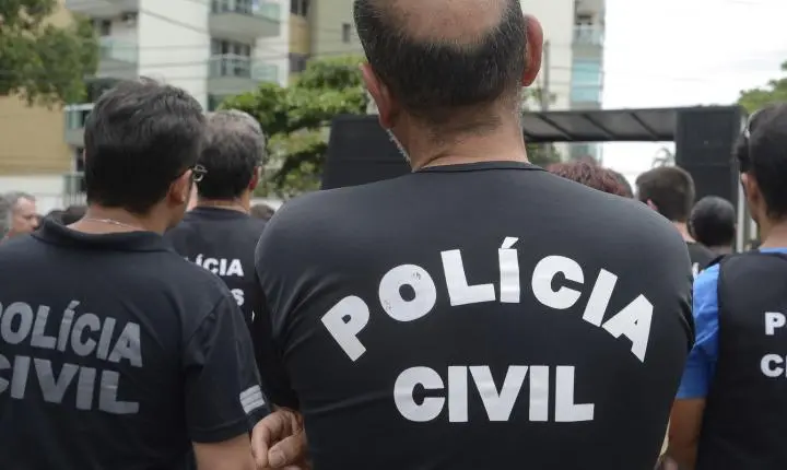 Deputado Val Ceasa é alvo de operação policial por suspeita de ligação com facção criminosa no Rio