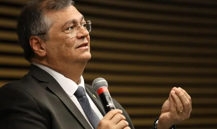 Dino determina reestruturação emergencial da CVM