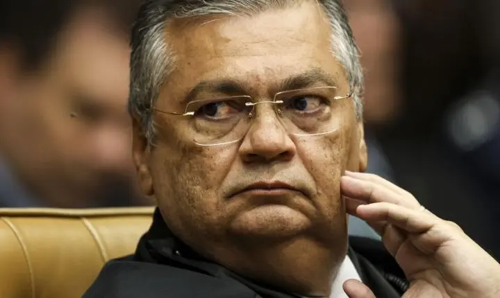 Dino mantém retirada de vídeos de vereador que proferiu ofensas a adversário