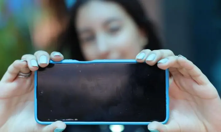 Estudo do Instituto Alana analisa o uso da internet por adolescentes
