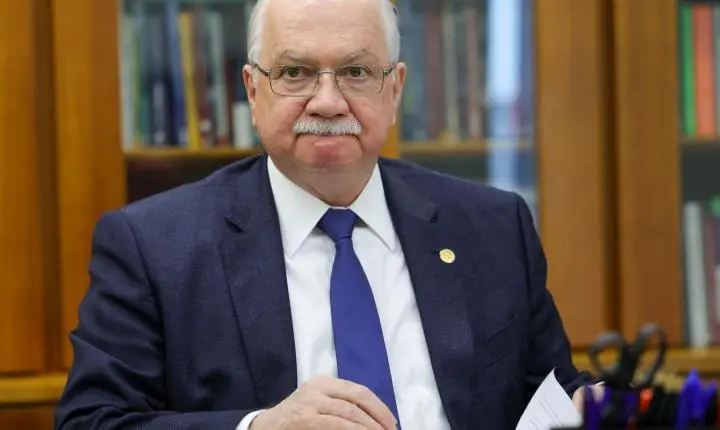 Fachin prevê regras do STF para supersalários em junho