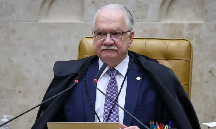 Fachin suspende ordens de ministros sobre a direção da Polícia Federal