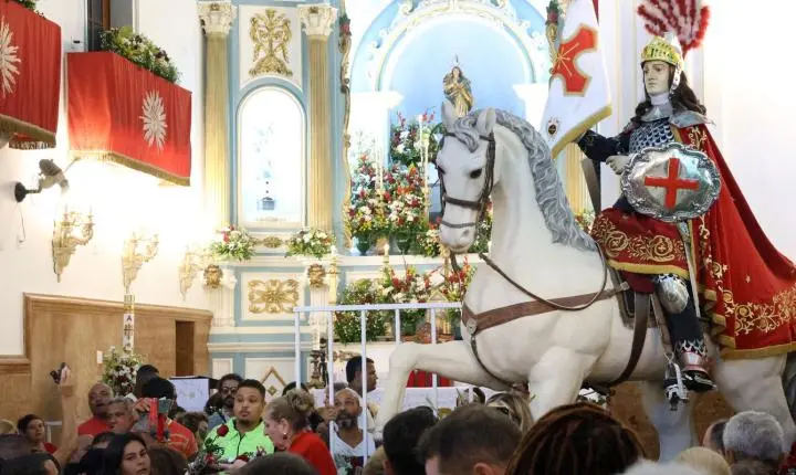 Devotos se reúnem no Rio para festejar o dia de São Jorge
