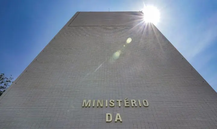 Governo restringe R$ 22,1 bilhões do orçamento de 2026