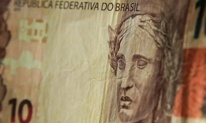 Governo de São Paulo impõe multa bilionária recorde à Fast Shop
