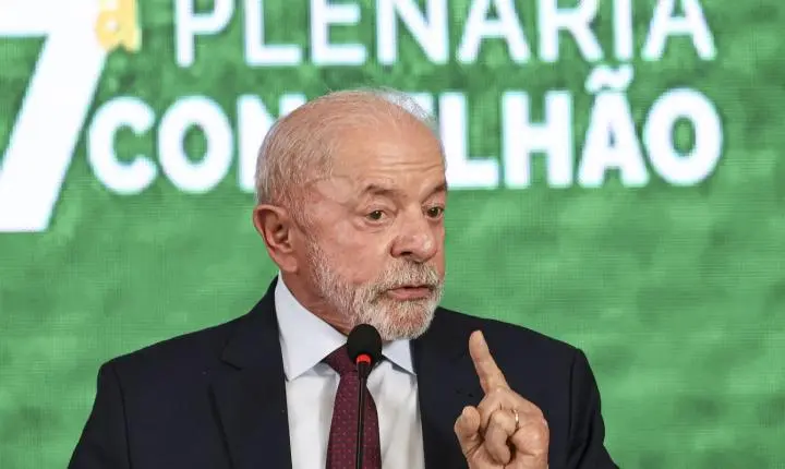 Lula anuncia estudo para devolução de celulares furtados em agências dos Correios