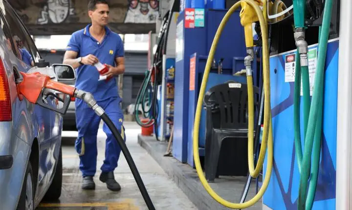 Subvenção de R$ 0,44 por litro de gasolina é fixada pelo governo