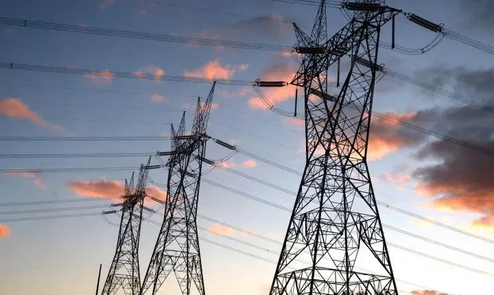 Governo federal renova contratos de distribuição de energia em 13 estados