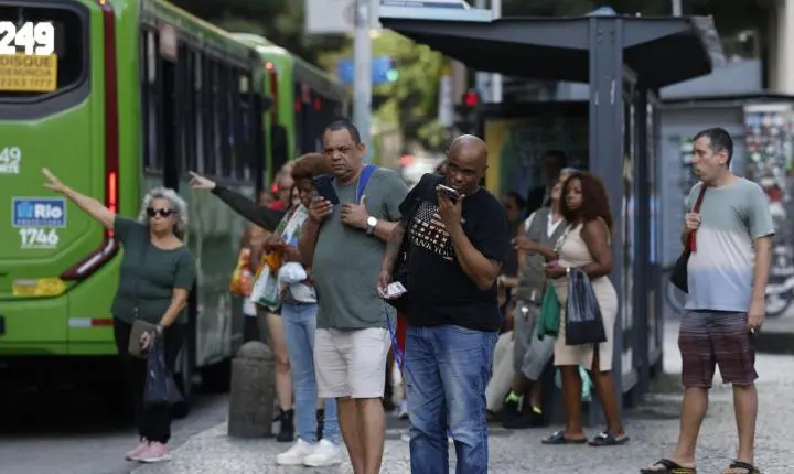 Lula sanciona marco legal do transporte público coletivo com vetos