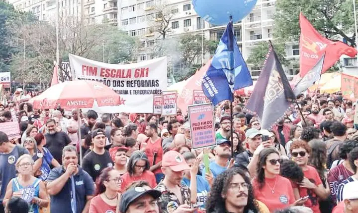 Manifestação em São Paulo exige fim da escala 6x1 e ações contra o feminicídio