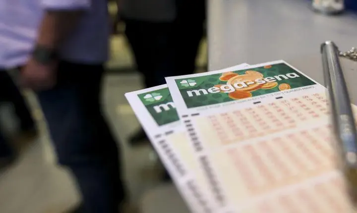 Mega-Sena acumula e pode pagar R$ 100 milhões neste sábado