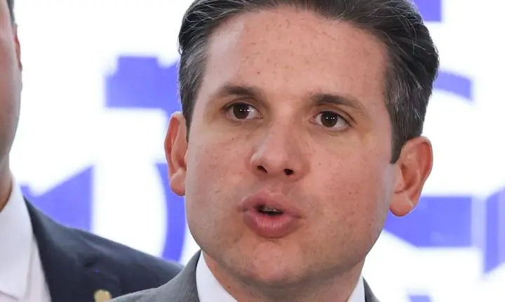 Motta institui grupo para debater PEC sobre redução da escala 6x1