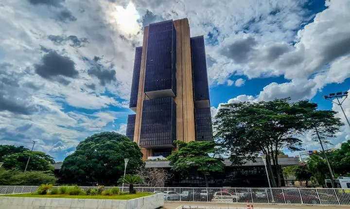 Economistas alertam para risco de cooptação do Banco Central com PEC no Senado