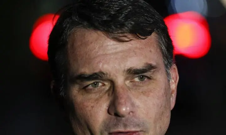 PF detalha cobranças de Flávio Bolsonaro sobre financiamento do filme Dark Horse
