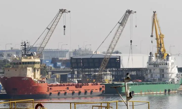 PF e Receita Federal desarticulam esquema de suborno no Porto do Rio