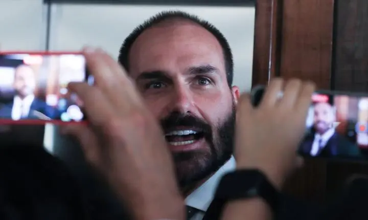 PGR solicita ao Supremo condenação de Eduardo Bolsonaro por coação