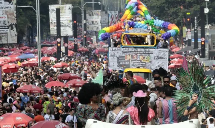 Jurista classifica como inconstitucional PL que proíbe crianças em eventos LGBTQIA+