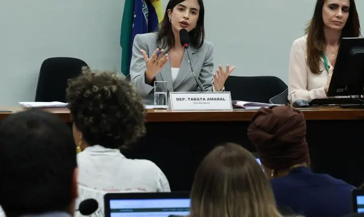 Proposta de criminalização da misoginia avança na Câmara dos Deputados