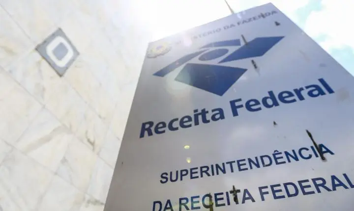A Receita Federal libera lote especial de restituição automática do Imposto de Renda em julho