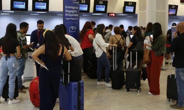 Aeroporto Santos Dumont volta a operar normalmente no Rio após interrupção de voos