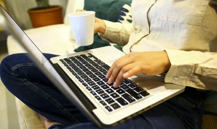 Sete em cada dez brasileiros temem compras de medicamentos online por fraude
