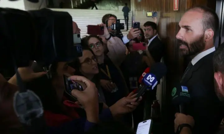 Eduardo Bolsonaro é condenado pelo STF a prisão e inelegibilidade por coação no processo