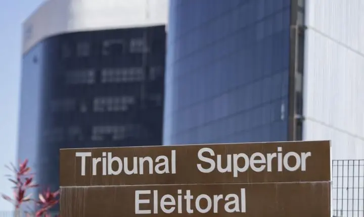 TSE analisará decisão que suspendeu pesquisa eleitoral desfavorável a Flávio Bolsonaro